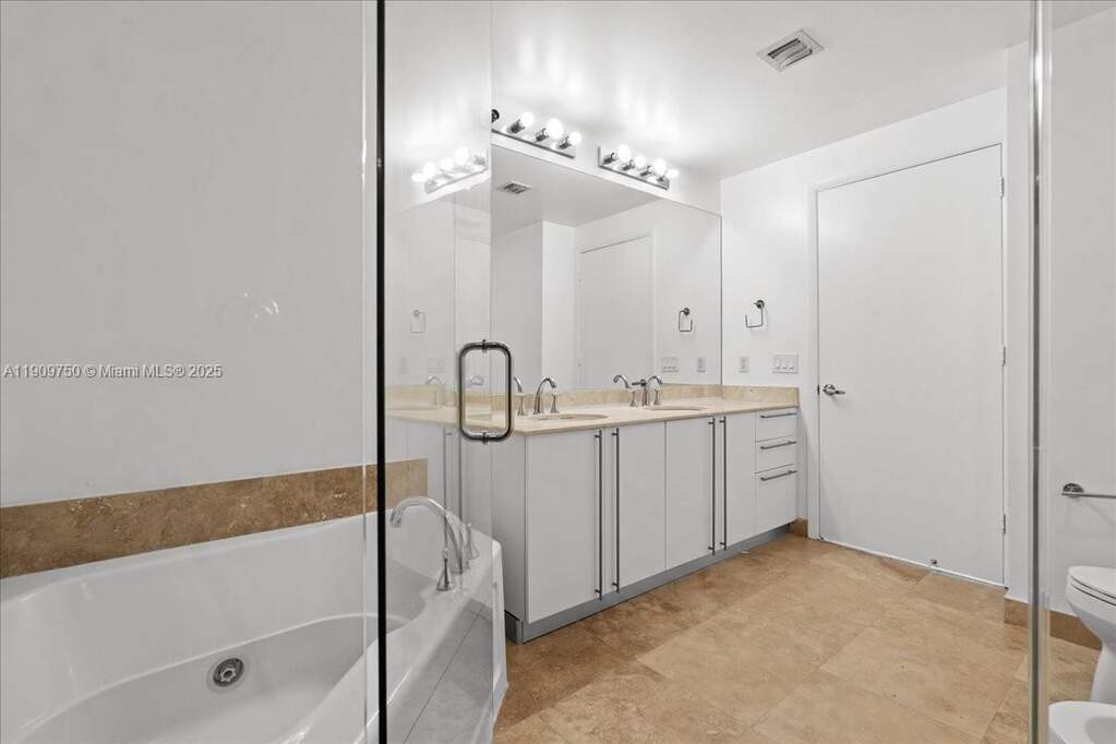 2 Bedroom Apartment/Flat's Image 10