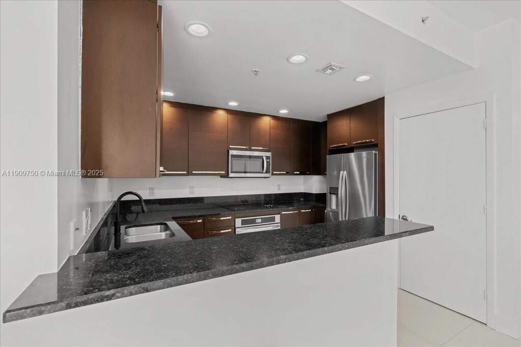 2 Bedroom Apartment/Flat's Image 4
