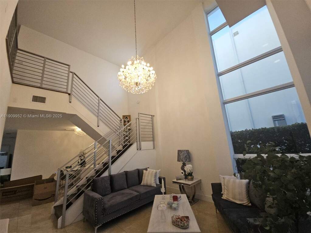 5 Bedroom Single Family Home/House's Image 4