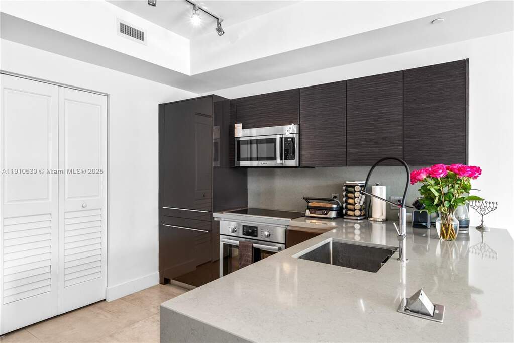 1 Bedroom Apartment/Flat's Image 3