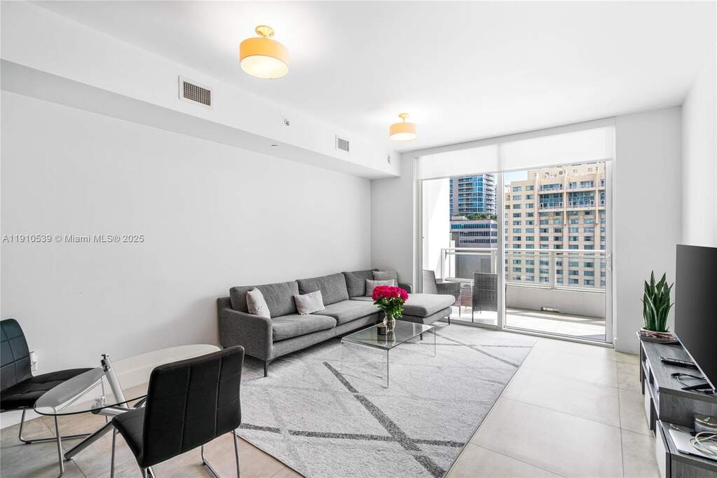 1 Bedroom Apartment/Flat's Image 6