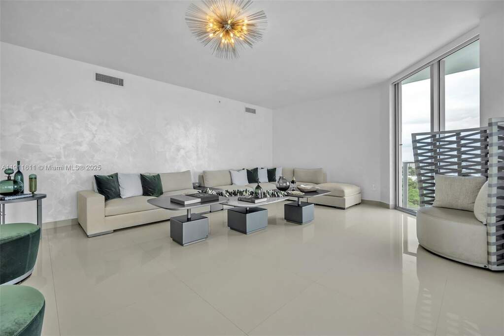 3 Bedroom Apartment/Flat's Image 8