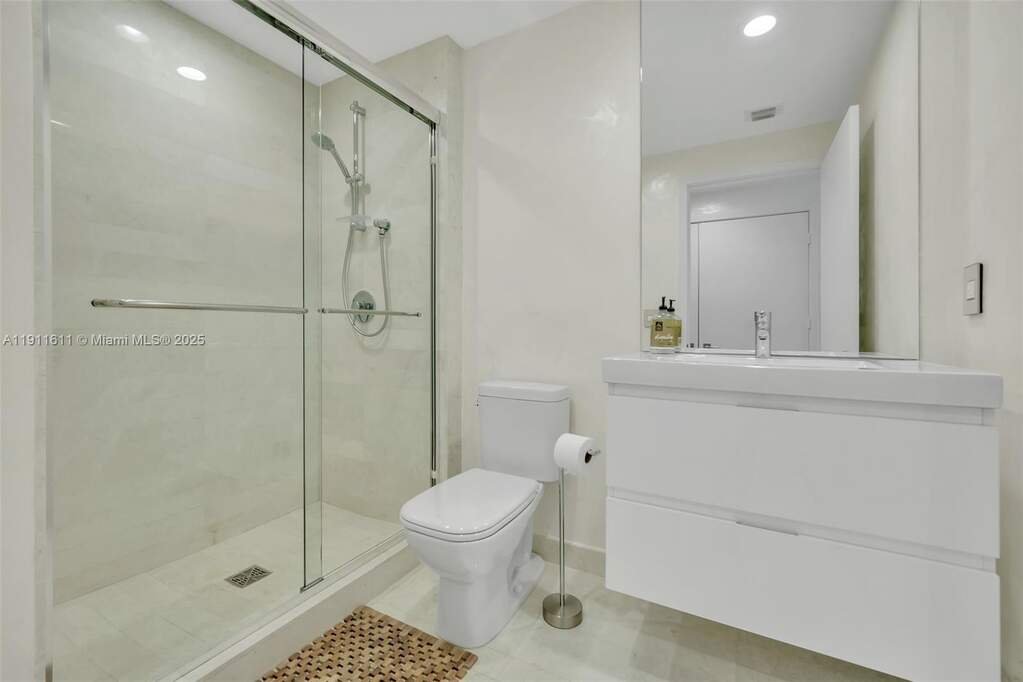 3 Bedroom Apartment/Flat's Image 18