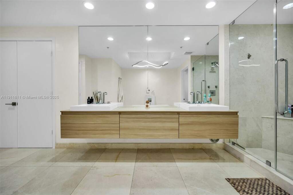 3 Bedroom Apartment/Flat's Image 28