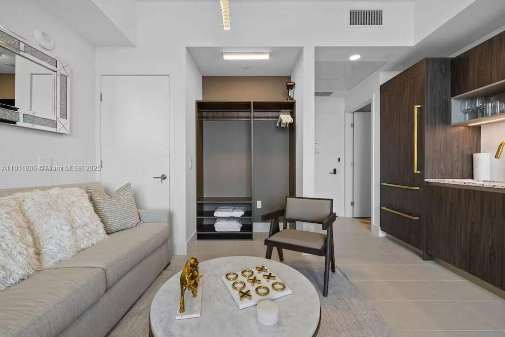 Apartment/Flat's Image 6