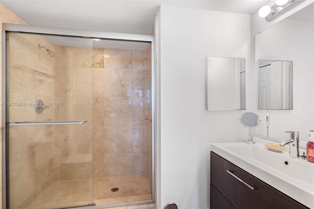 2 Bedroom Apartment/Flat's Image 9