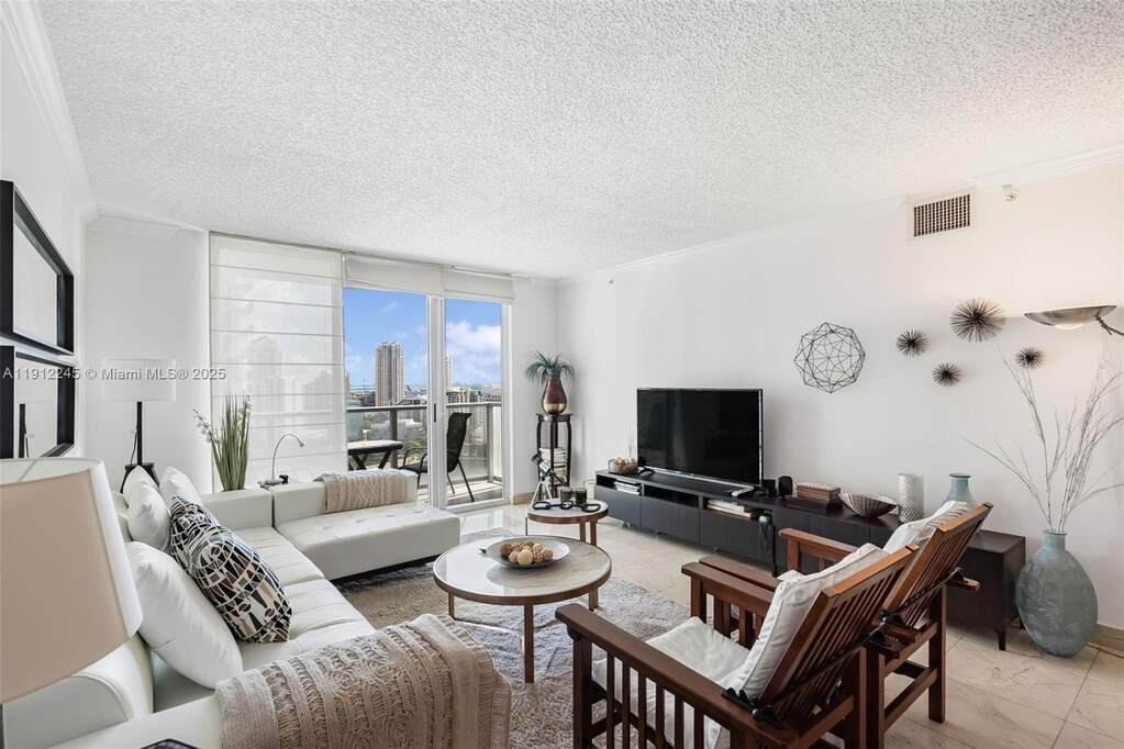 2 Bedroom Apartment/Flat's Image 3