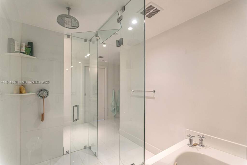 2 Bedroom Apartment/Flat's Image 19