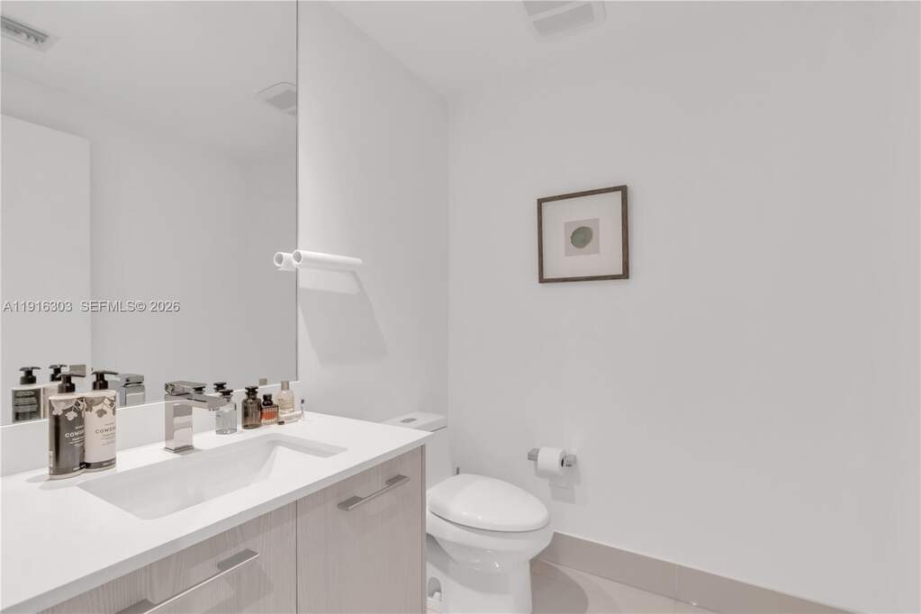 1 Bedroom Apartment/Flat's Image 8