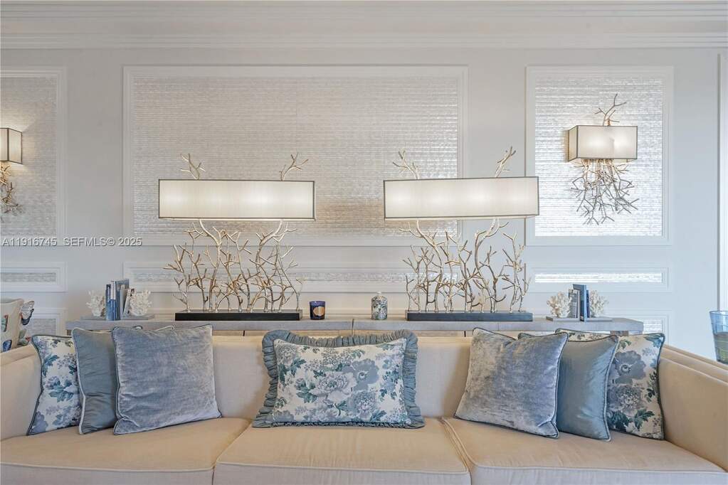 8 Bedroom Single Family Home/House's Image 38