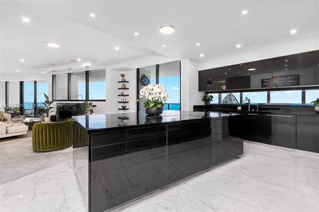 4 Bedroom Apartment/Flat's Image 20
