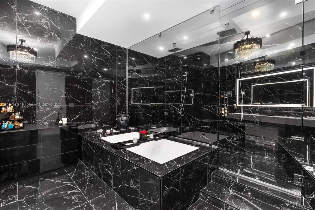 4 Bedroom Apartment/Flat's Image 28