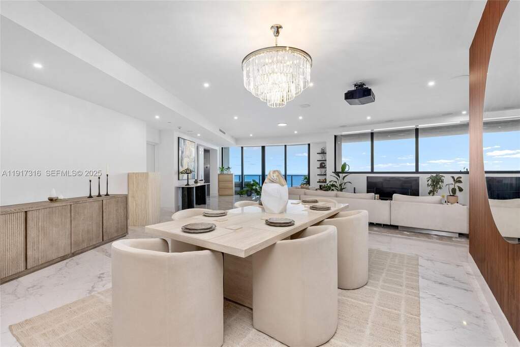 4 Bedroom Apartment/Flat's Image 5