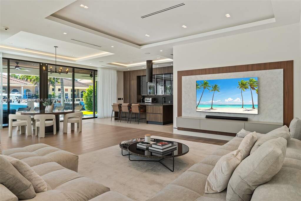 4 Bedroom Single Family Home/House's Image 7