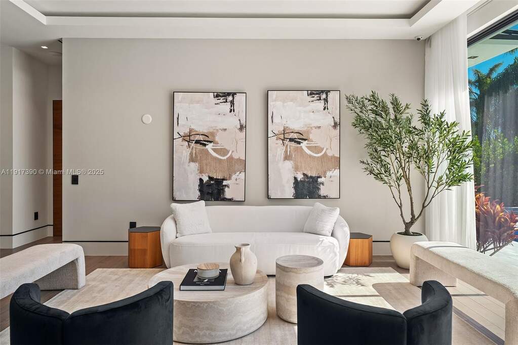 4 Bedroom Single Family Home/House's Image 10