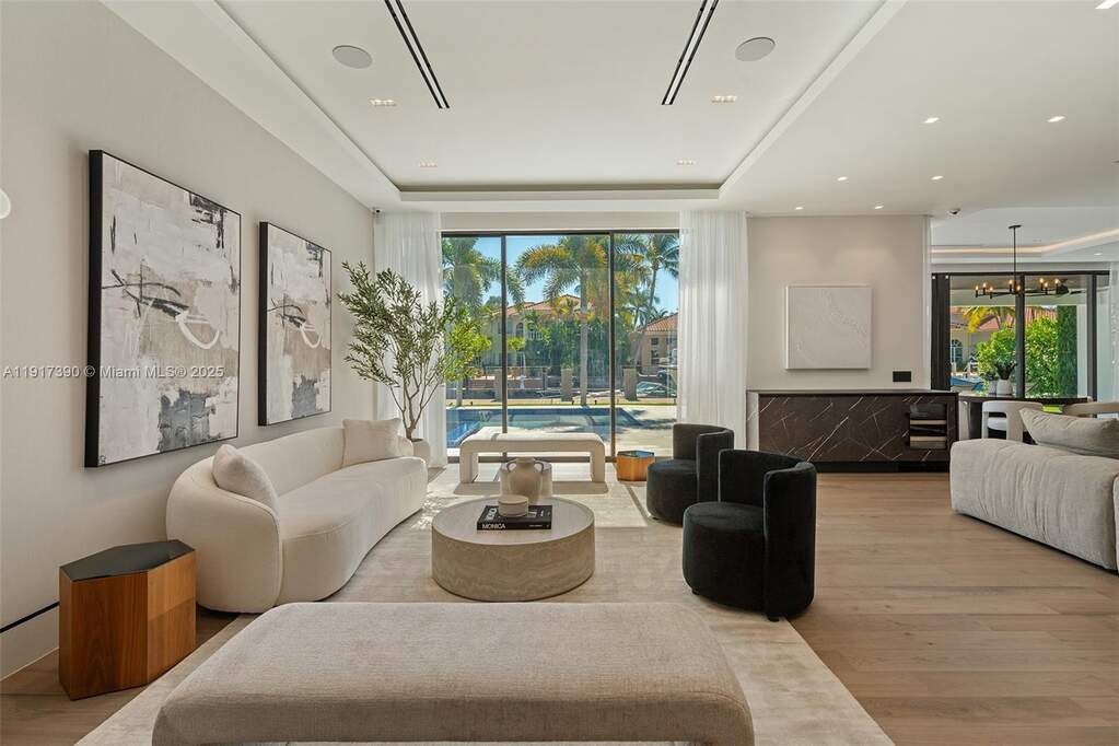 4 Bedroom Single Family Home/House's Image 11