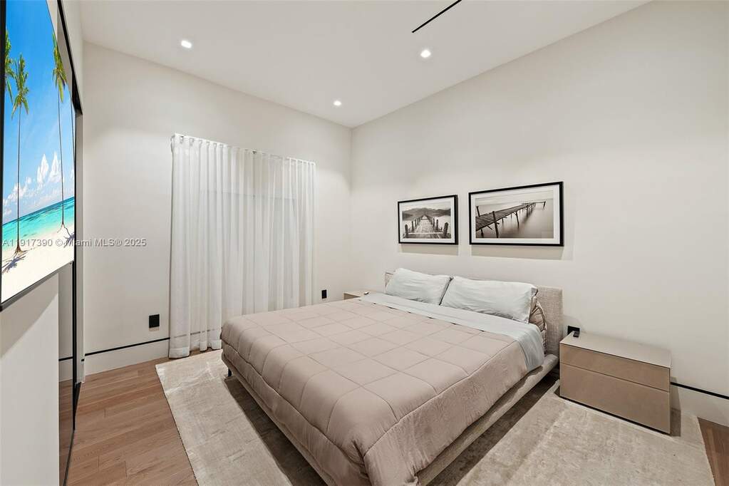 4 Bedroom Single Family Home/House's Image 13