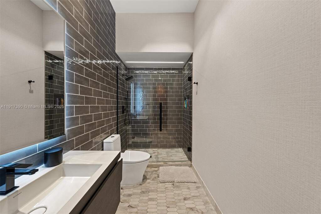 4 Bedroom Single Family Home/House's Image 16