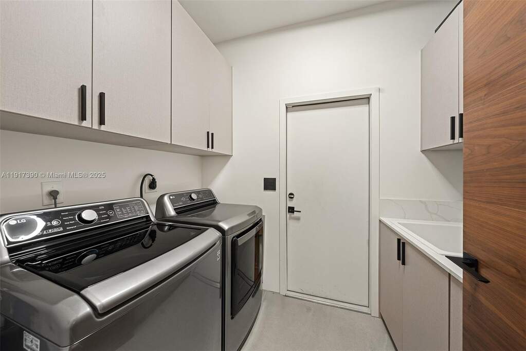 4 Bedroom Single Family Home/House's Image 31