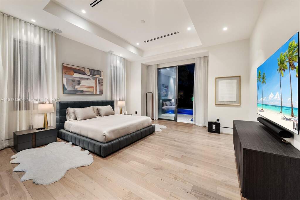 4 Bedroom Single Family Home/House's Image 35