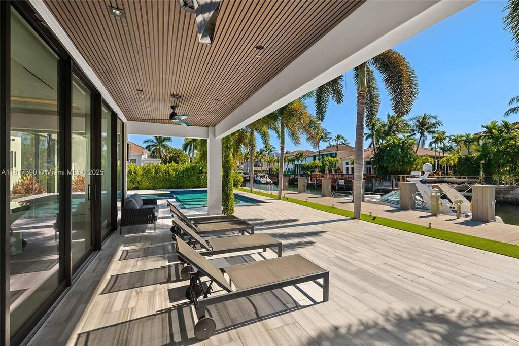 4 Bedroom Single Family Home/House's Image 38