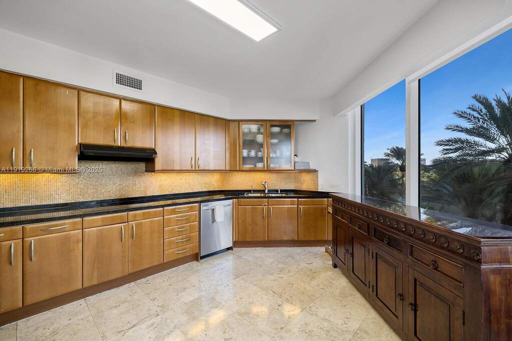 3 Bedroom Apartment/Flat's Image 7