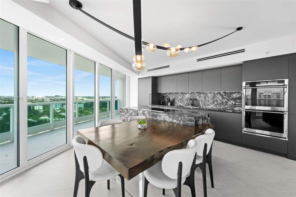2 Bedroom Apartment/Flat's Image 3