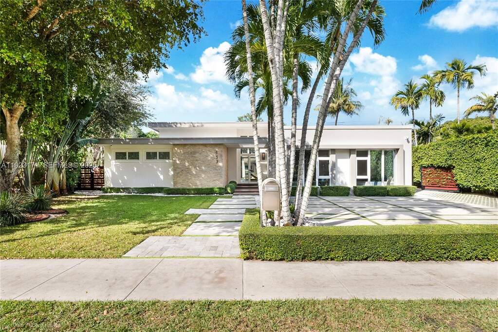 5 Bedroom Single Family Home/House's Image 21