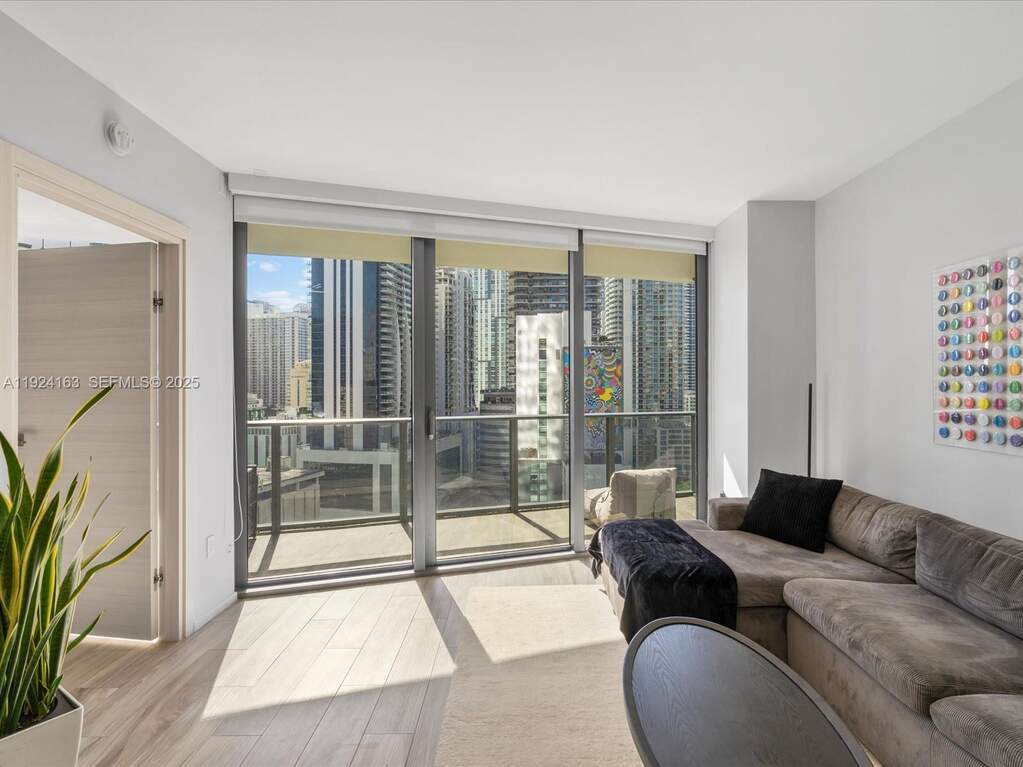 1 Bedroom Apartment/Flat's Image 8