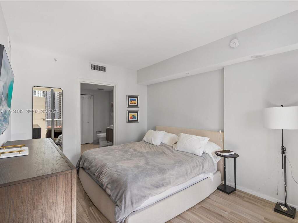 1 Bedroom Apartment/Flat's Image 16