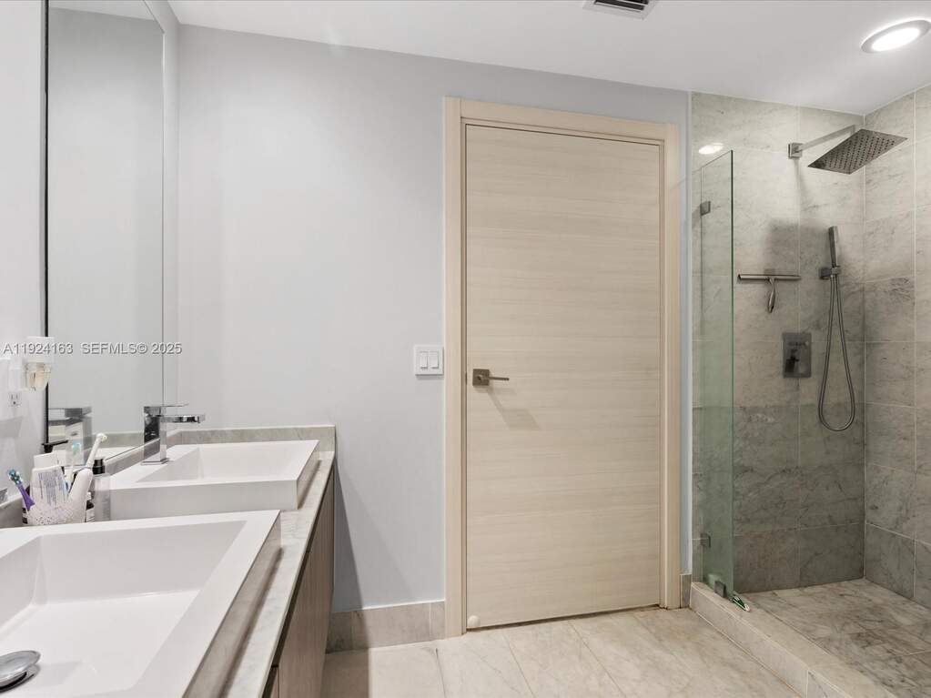 1 Bedroom Apartment/Flat's Image 21