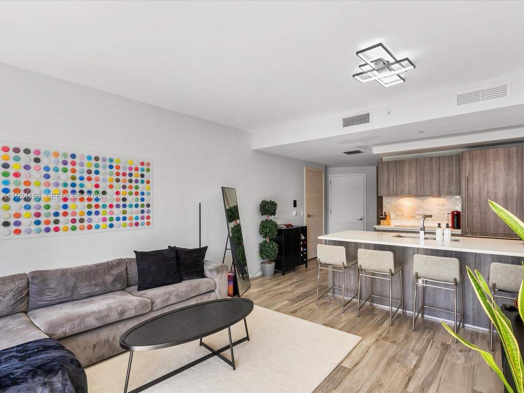 1 Bedroom Apartment/Flat's Image 3