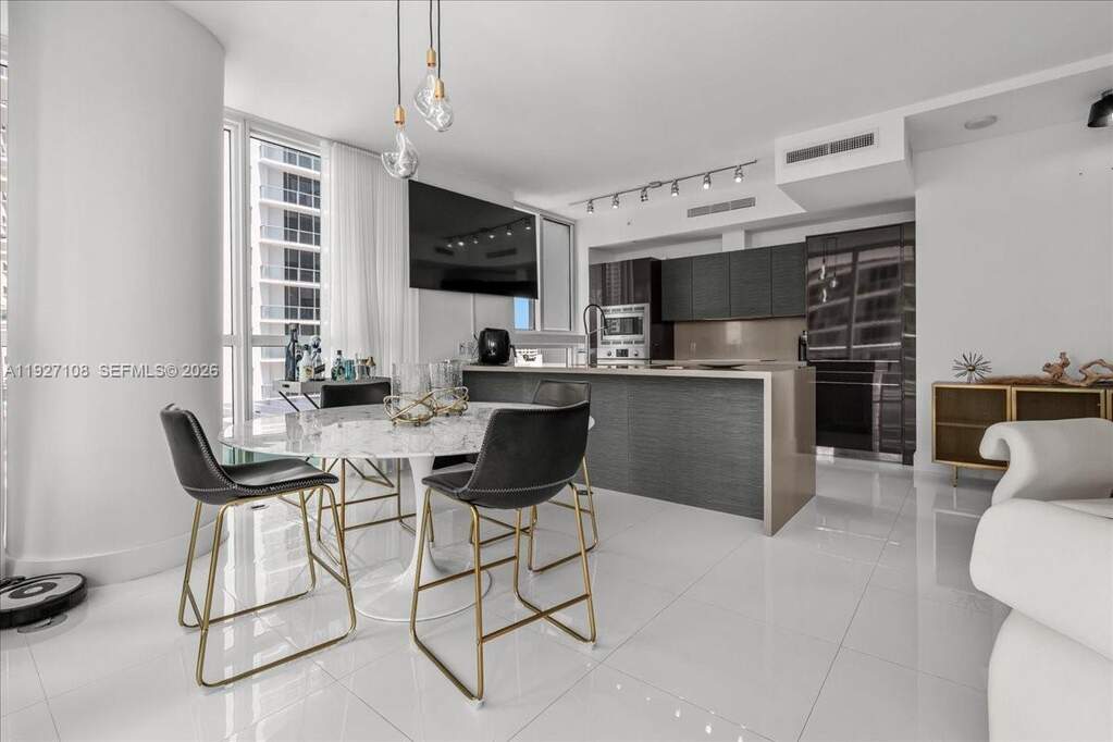 2 Bedroom Apartment/Flat's Image 9