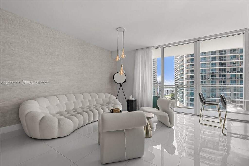 2 Bedroom Apartment/Flat's Image 3