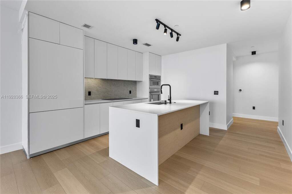 3 Bedroom Apartment/Flat's Image 3