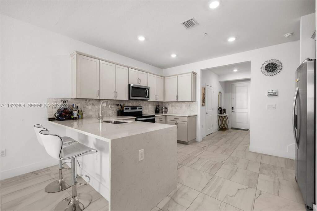 3 Bedroom Villa/Townhouse's Image 9