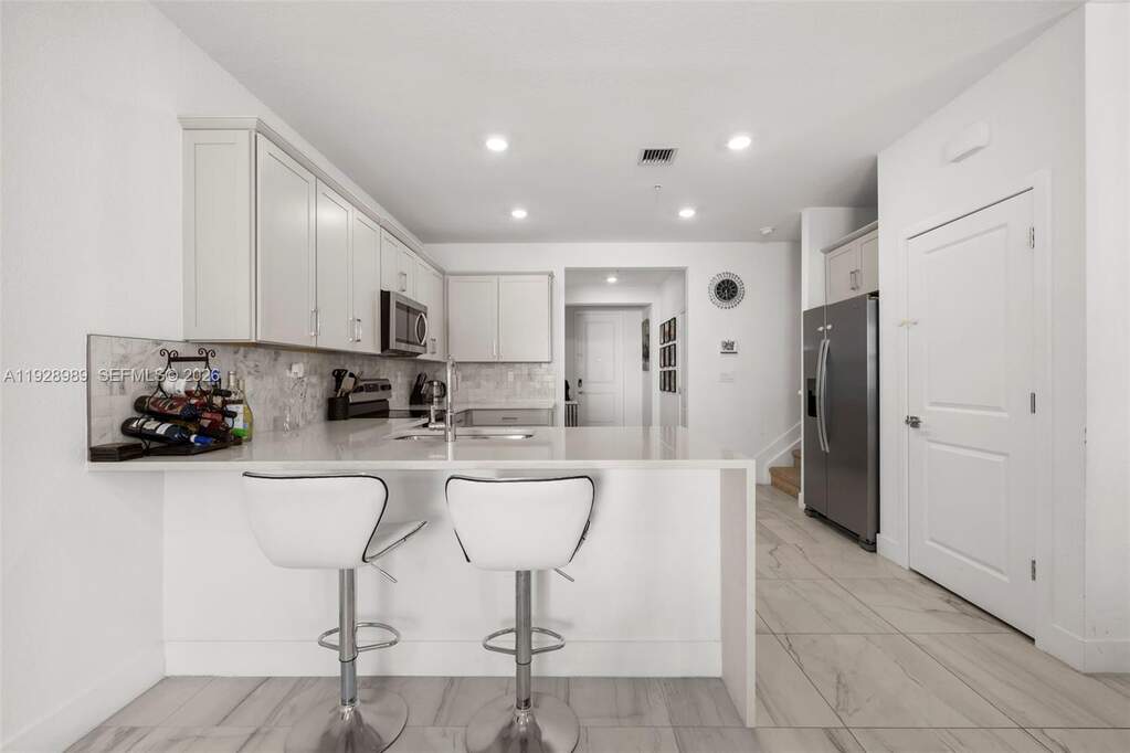 3 Bedroom Villa/Townhouse's Image 10