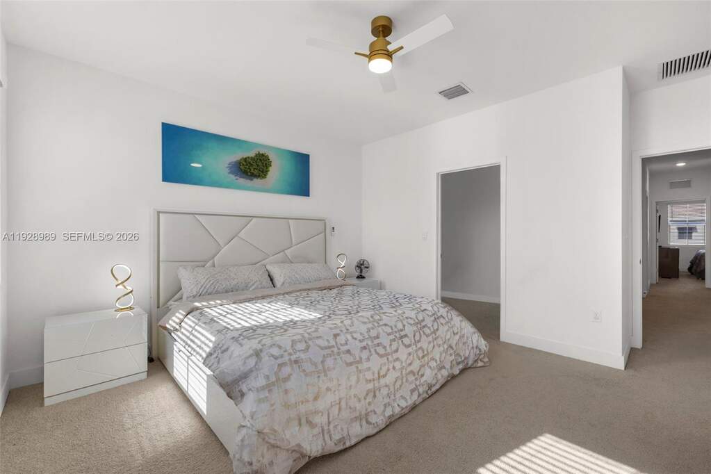 3 Bedroom Villa/Townhouse's Image 21