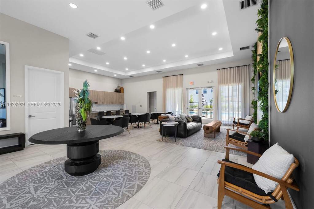 3 Bedroom Villa/Townhouse's Image 37