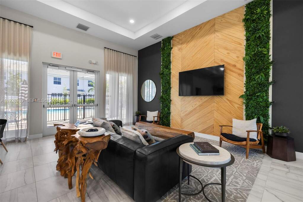 3 Bedroom Villa/Townhouse's Image 39