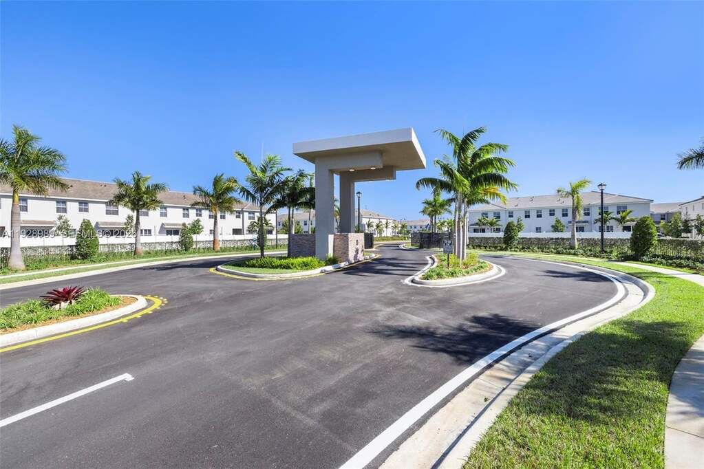 3 Bedroom Villa/Townhouse's Image 46