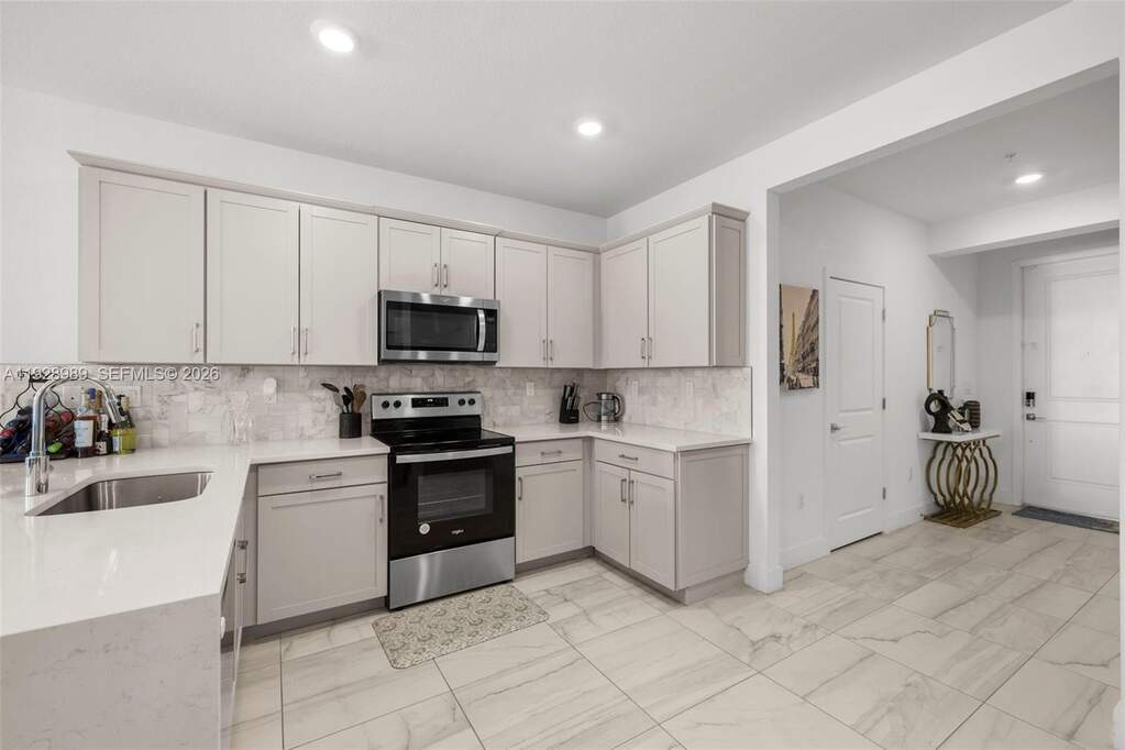 3 Bedroom Villa/Townhouse's Image 6