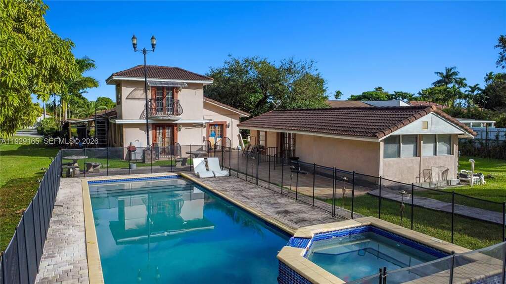 4 Bedroom Single Family Home/House's Image 13