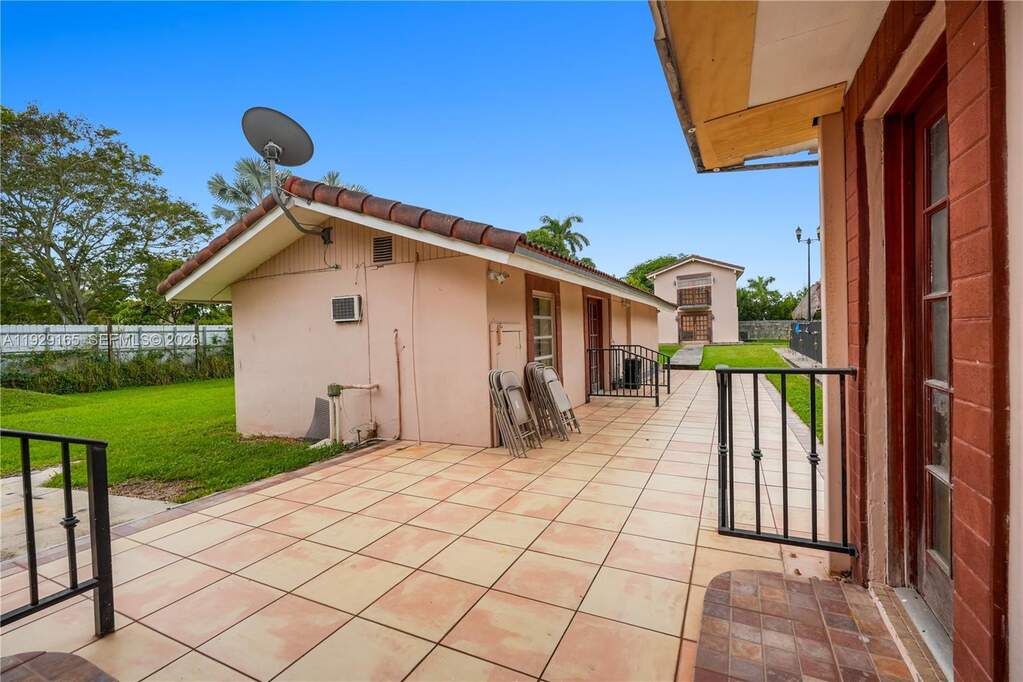 4 Bedroom Single Family Home/House's Image 28