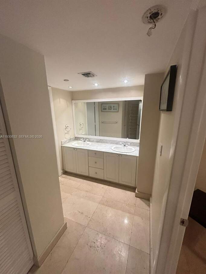 1 Bedroom Apartment/Flat's Image 10