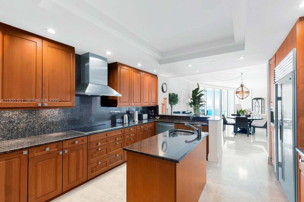 3 Bedroom Apartment/Flat's Image 3