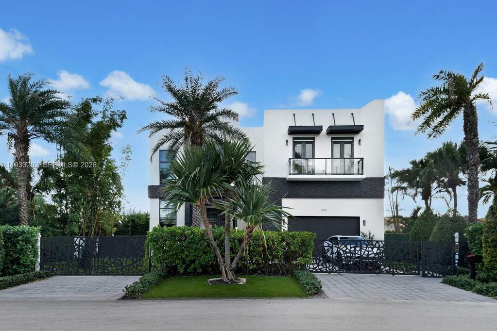 6 Bedroom Single Family Home/House's Image 13