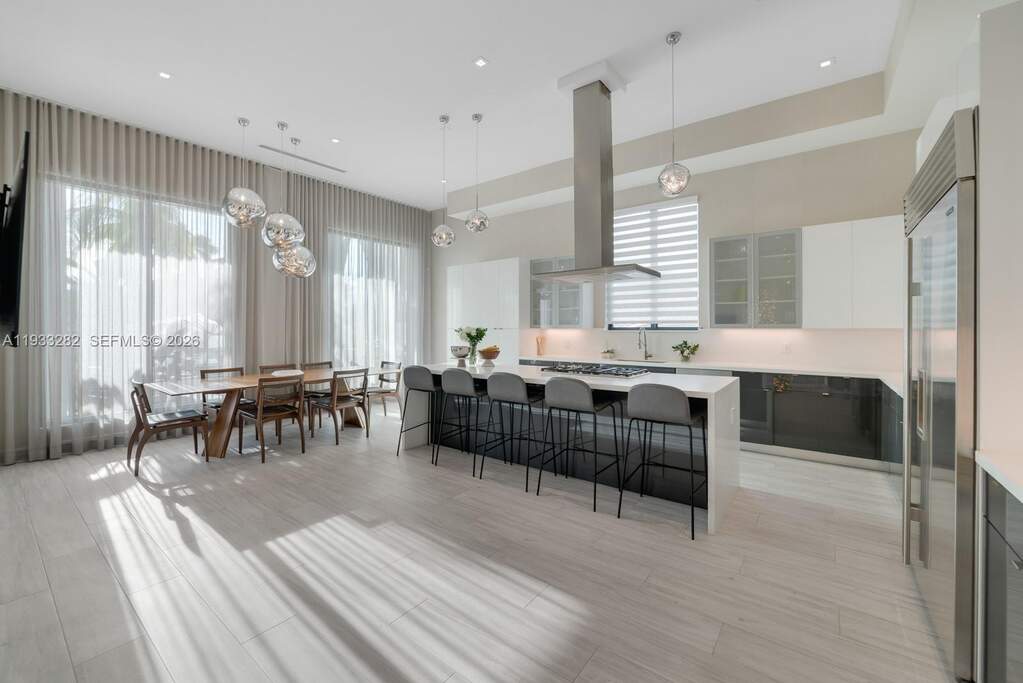6 Bedroom Single Family Home/House's Image 27