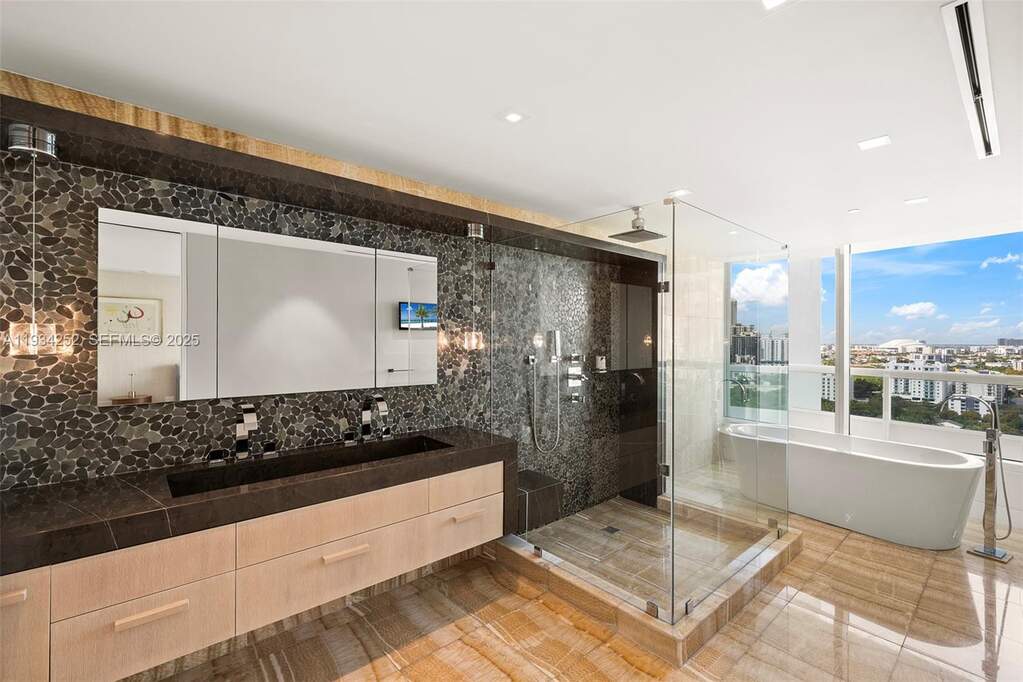 2 Bedroom Apartment/Flat's Image 11