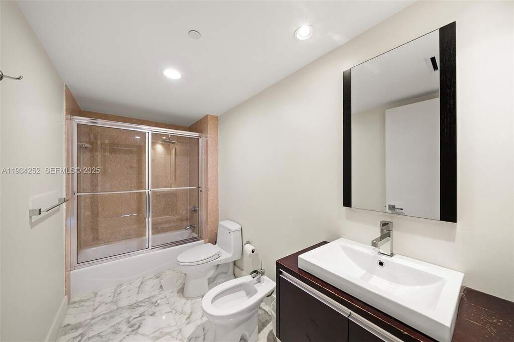 2 Bedroom Apartment/Flat's Image 14